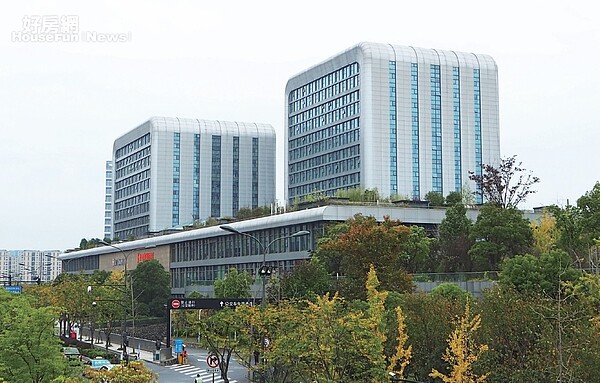 中國/杭州東站 鐵道迷追火車必住!