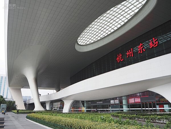 中國/杭州東站 鐵道迷追火車必住!