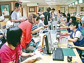 明年報綜所稅　免稅額不變