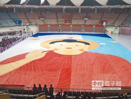 史上最大佛像畫作,6日起1連2天舉辦描金開筆大典,就連在桃園巨蛋一次都只能展出1/3。(蔡依珍攝)