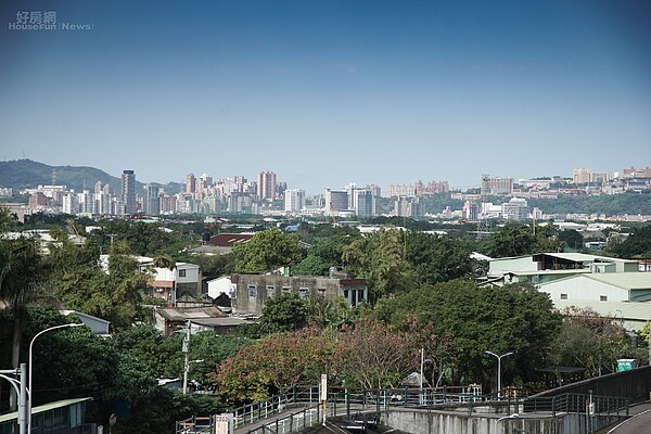 社子島禁建47年，歷任市長都無法解決這個燙手山芋，不能翻新也無法興建新的房子，因此房子壞了、破了，只能偷偷的翻修。（好房網News記者張聖奕／攝影）