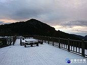 強烈寒流來襲　太平山飄瑞雪