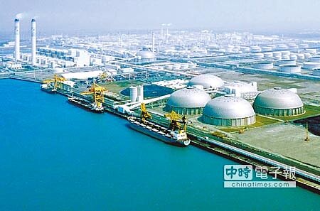 再生能源法修正,研擬未來800瓩以上之用電大戶,必須強制使用10%以上不等的綠電,科學園區、工業區等大廠,首當其衝。圖為台塑麥寮汽電共生廠。(本報資料照片)