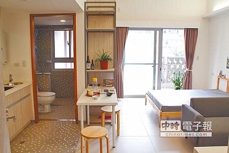 台北市健康公宅內裝空間相當明亮，格局也十分方正，圖為健康公宅所示範的樣品屋。（曾百村攝） 