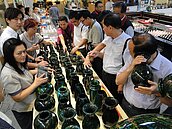 陸春節遊台團數　月底明朗