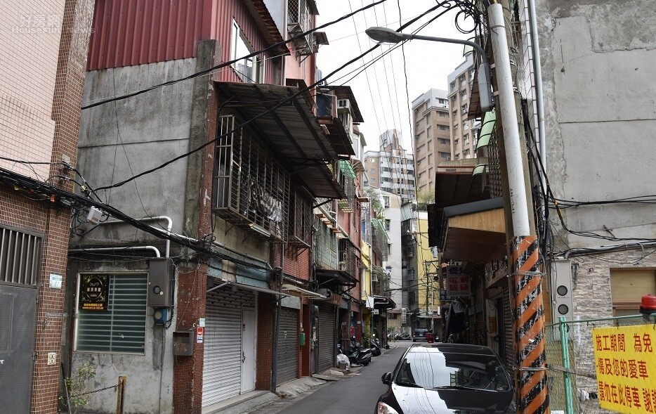 新北市板橋區民生路二段240巷出現全台危老重建計畫通過首例(好房網News記者廖庭毅/攝影)
