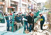 竹市議員會勘重大工程　指賞蟹步道水泥化　質疑市府環保觀念
