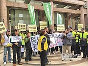 美麗華場球員工罷工　勞工局相挺