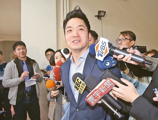 國民黨立委蔣萬安上午在立法院宣布不會參加2018的台北市長選舉,將繼續留在立法院監督政府。 記者余承翰/攝影