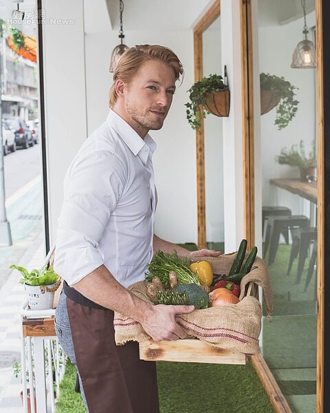 法比歐親力親為,也常常現身餐廳幫忙。