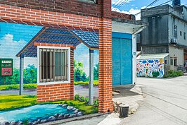 轉個頭，用不同的角度看同一組彩繪，會有不同的感覺。