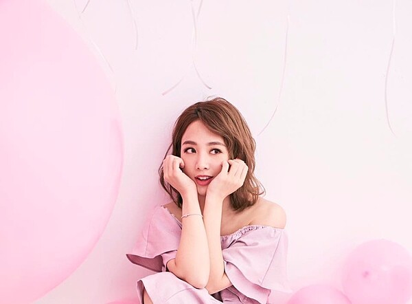 前黑澀會妹妹,鬼鬼吳映潔(圖/翻攝自臉書鬼鬼 吳映潔)