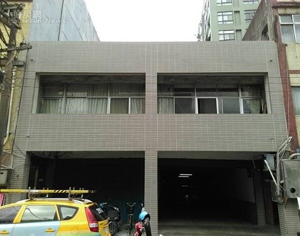 修繕外牆能夠強化牆面品質,防止外牆磁磚脫落發生危險。(台北市政府提供)