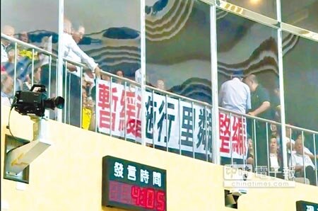 台南市里鄰調整案曾引發部分里長前往台南市議會陳情要求暫緩實施。(資料照片)