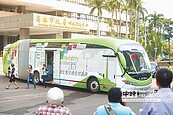 高雄雙車廂電動巴士試營運