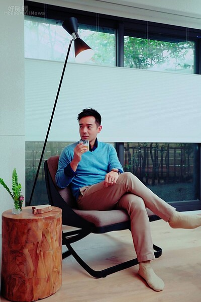 7.岑永康擁有一個角落是是他特地設計的「微醺角落」!