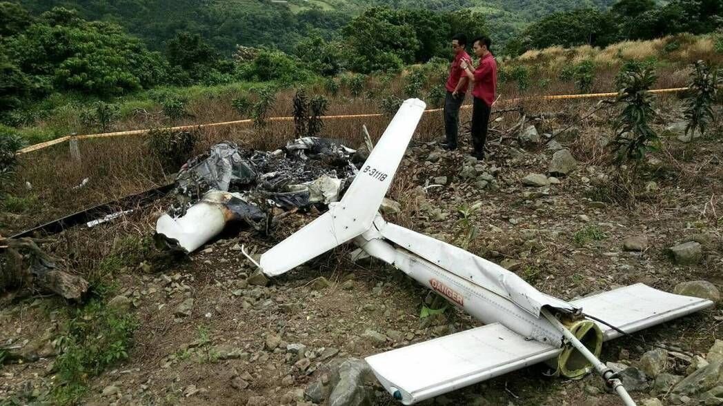 齊柏林勘景不幸墜機身亡，他所搭乘的直升機嚴重損毀。 本報資料照片