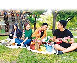 駁二假日市集　野餐聽歌逗熱鬧