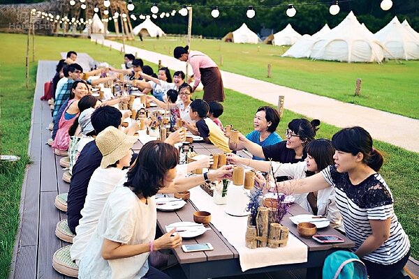 苗栗老樂園的帳篷裡 上一堂大自然的生活課