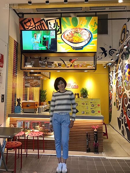 4-5.當初店裡的裝潢由女友王瞳操刀,走繽紛的南洋風。