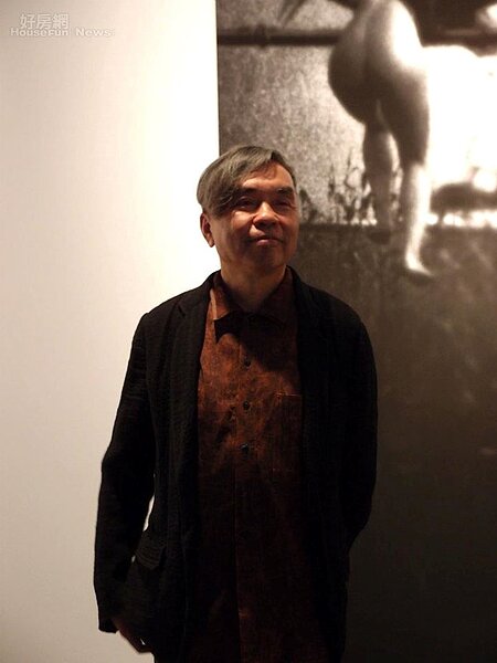 1. 謝春德活躍於國際藝術舞臺,繪畫、攝影皆出類拔萃。