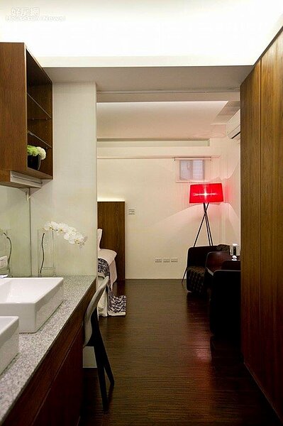 10. 走道上也設置洗手檯,讓整體更有舒適感。