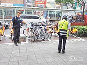 自行車違停遭拖吊　要收費
