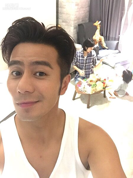 1.郭彥均年輕時就很有投資膽量跟頭腦,現在一家三口住在新店55坪的自在快樂窩!