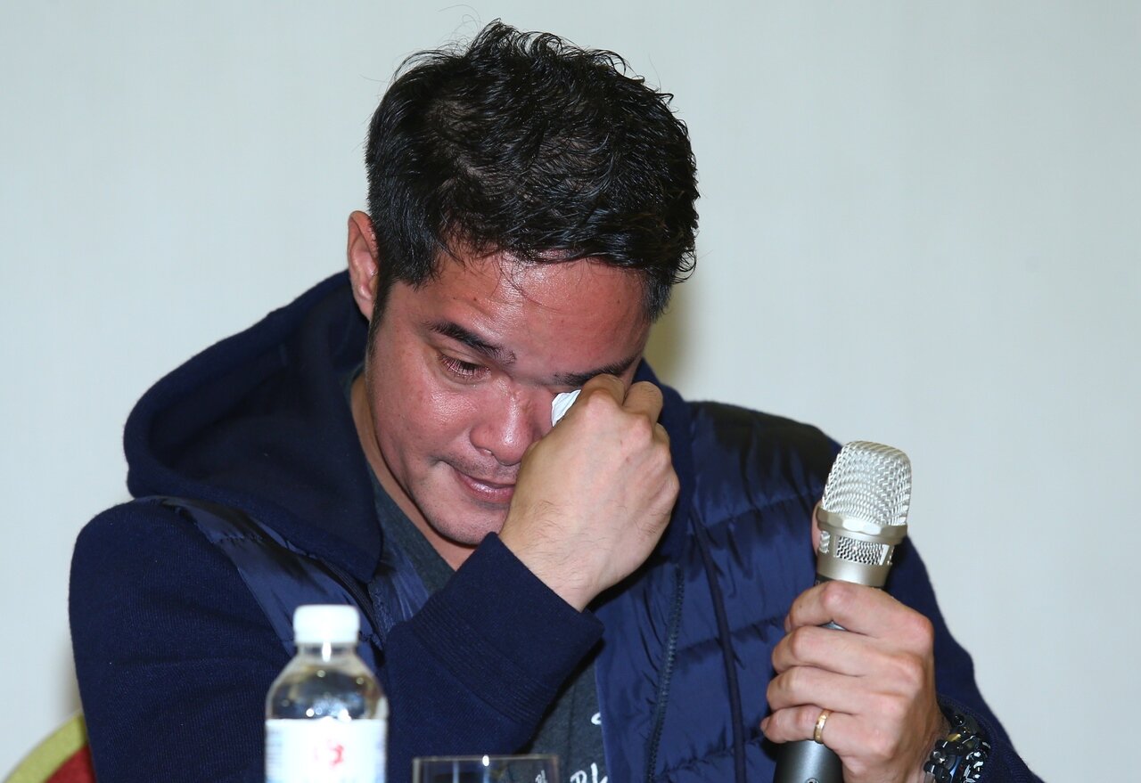 林智勝昨天在記者會說明,說到激動時一度落淚。 記者曾學仁/攝影