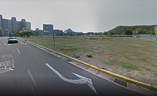 高雄地隨便養隨便大?圖為左營區站前北路段(圖/翻攝自Google Map)