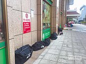 發提袋裝家當　北車環境有改善