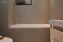 四十坪以下浴室設計多數較小，喜歡泡澡的人，可能要另外思考浴缸的設置。