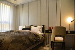 主人房規劃與19.14坪數房型相同。