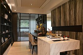 23.03坪數房型與24.91坪大小相差其實並不大，但或許是格局規劃，以及樣品屋設計上，讓人有很大的落差感，才會一面倒的往24.91坪數房型購屋。