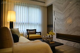 餐廳規劃大了，客廳只能相對規劃較小。