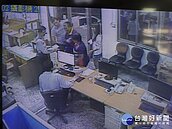 失智婦人迷航100公里　熱心暖警幫尋回家路