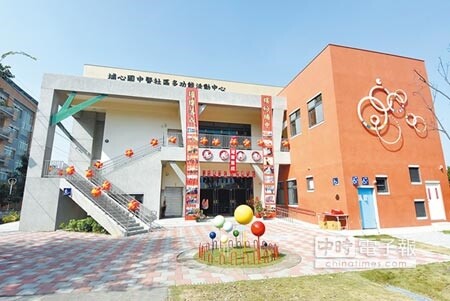 活動中心總工程經費4539萬元，使用鄉公所兒童公園預定地，日前縣府再追加1千萬擴充內部設備，落成啟用後，未來校方將與社區共用共享。（謝瓊雲攝）