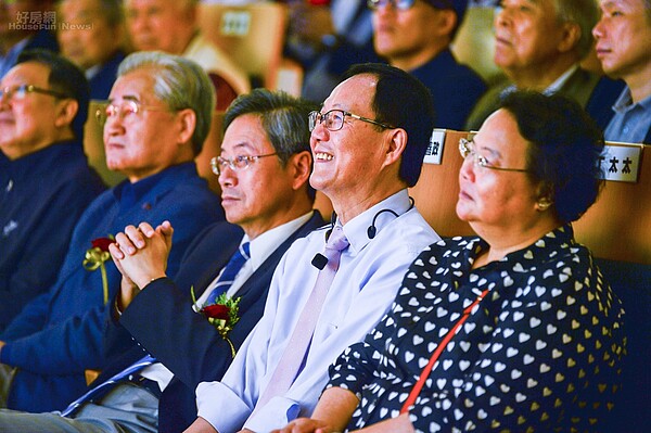 丁守中宣布角逐2018台北市長大位，並邀請到兩位前行政院長擔任智慧城市與公共運輸總顧問。（好房網News記者張聖奕/攝）