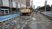 忠孝東路公車專用道　拆了