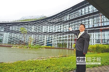 中科管理局長陳銘煌表示,2017年營業額挑戰5500億元,可望創下歷史新高點。(盧金足攝)