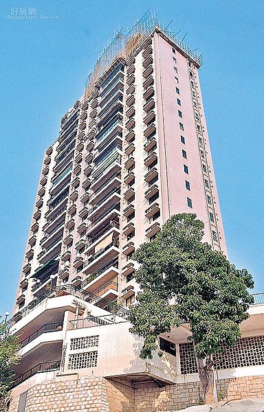 2. 「曼克頓大厦」背向山勢風水好,容易興旺人丁。(翻攝自網易房產微博)