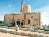 主麻日大屠殺　埃及清真寺至少235死