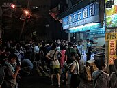 防油紙袋遇熱放毒　食物下肚傷身