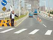 封路改建完工　路燈沒電難開放行駛