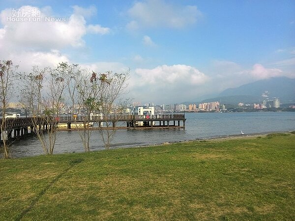 7. 八里水岸風光明媚,于台煙去年開始注意這區房市,等待進場時機。