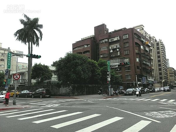 2. 于台煙第一間房在大安路二段,後來還租給張信哲。