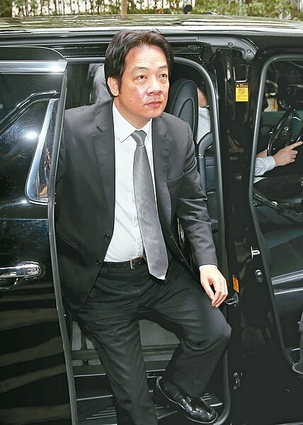 行政院長賴清德昨在立法院施政總質詢前受訪時表示,深澳電廠用的是「乾淨的煤」。 記者余承翰/攝影