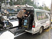 竹縣復康巴士　1/3 身障等嘸車