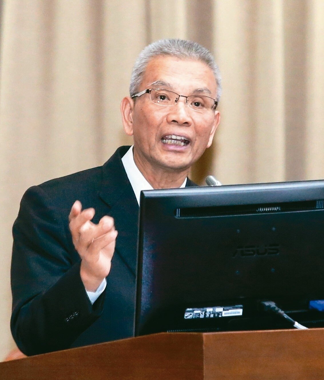 財政部長許虞哲。 記者鄭清元/攝影