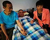 這才是真爺們！男子娶妻連前夫帶孩子一起進門